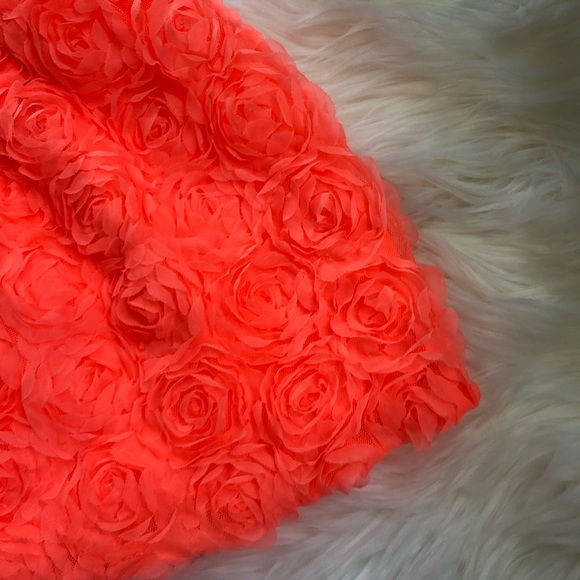 Girls Floral Textured Mini Skirt Size Small - Picture 4 of 4